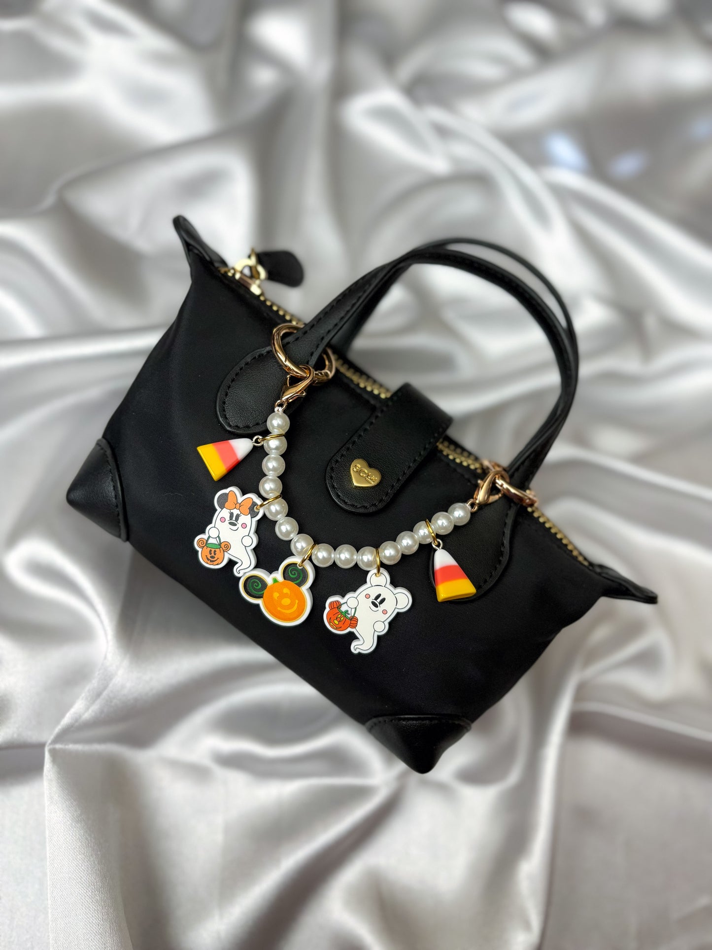 Tricks & Treats Pearl *mini