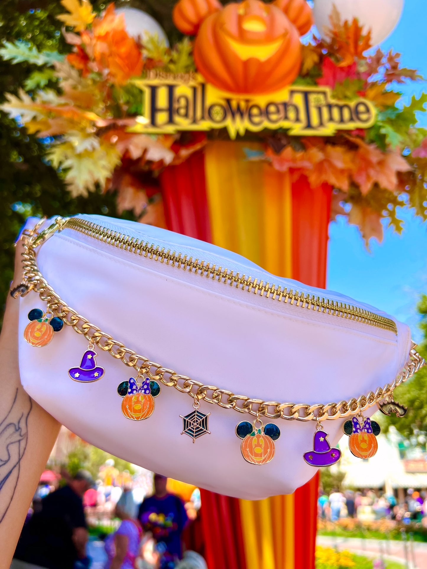 M&M Pumpkin Chain *gold